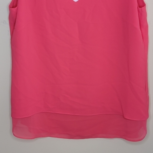NWT Rose & Olive | Coral Pink Sleeveless V-neck Layered Blouse Size Small - Picture 3 of 4